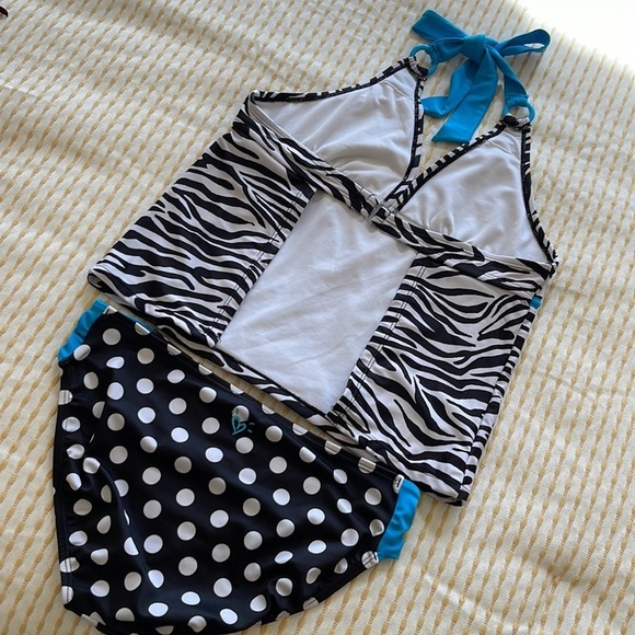 𝅺JUSTICE & OLD NAVY swim suit lot - Picture 5 of 9